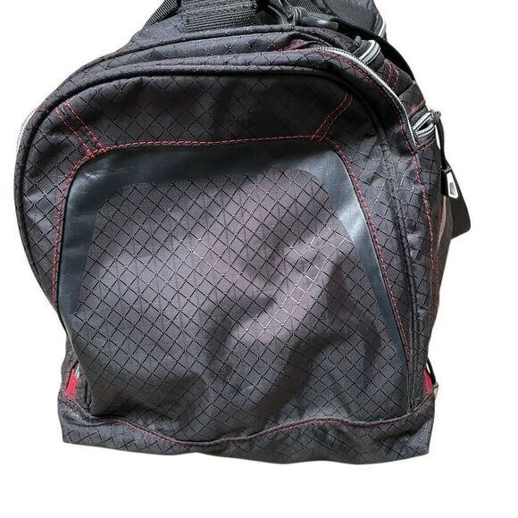 TaylorMade Golf Performance Weekend Travel Duffel Tote Bag Black Crossbody HTF - Picture 5 of 14